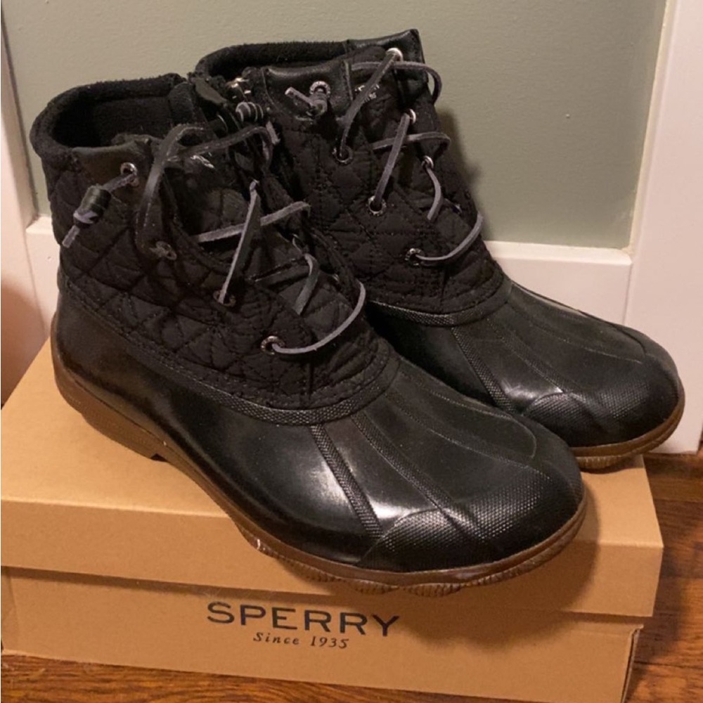 black sperry boots